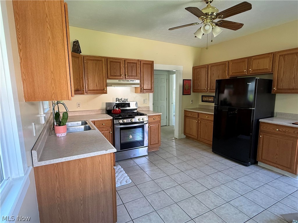 1369 Park Row Lakewood OH 44107