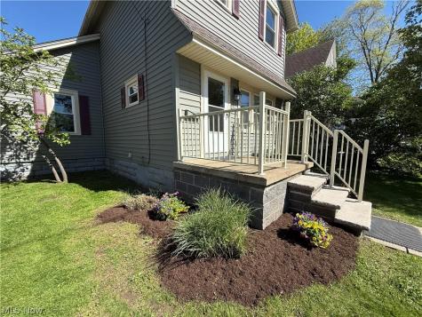 1369 Park Row Lakewood OH 44107