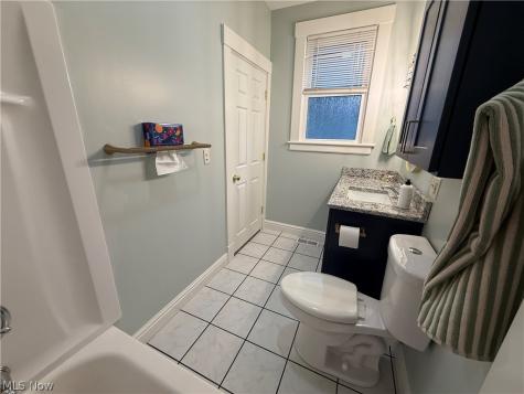 1369 Park Row Lakewood OH 44107