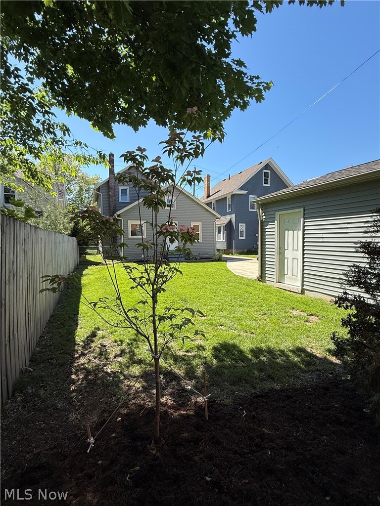 1369 Park Row Lakewood OH 44107