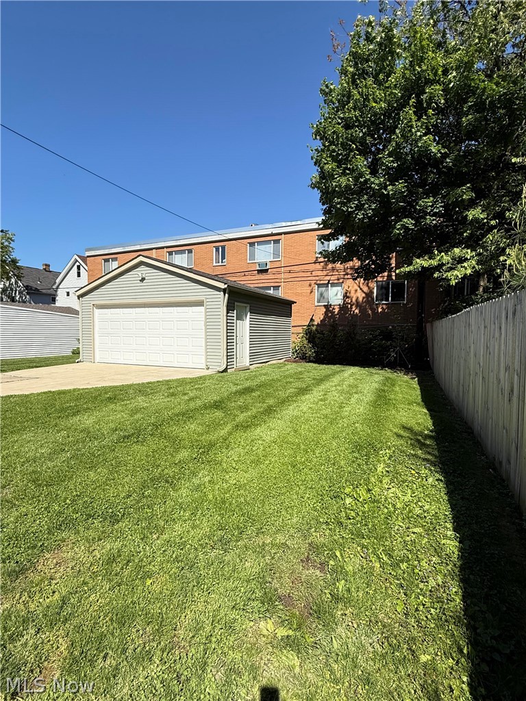 1369 Park Row Lakewood OH 44107