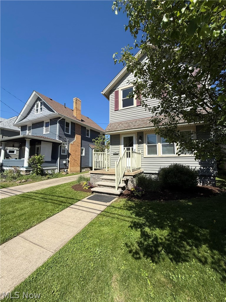 1369 Park Row Lakewood OH 44107