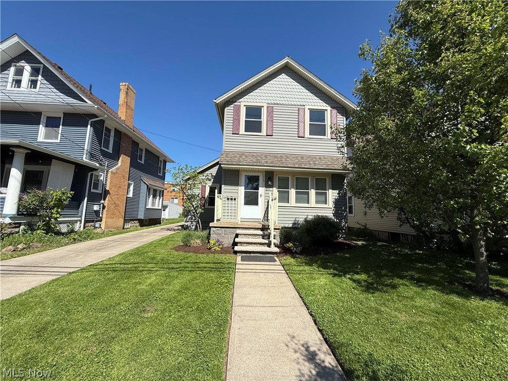 1369 Park Row Lakewood OH 44107