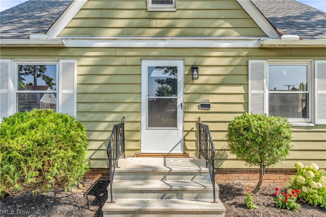 12208 Kensington Avenue Cleveland OH 44111