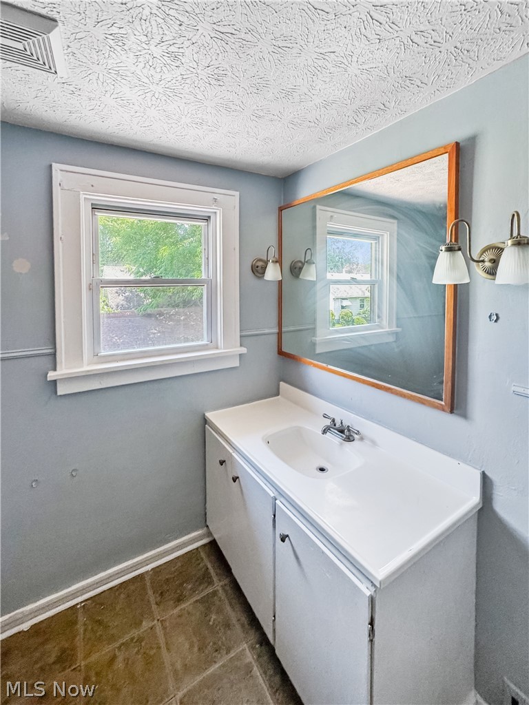 2041 13th Street SW Akron OH 44314