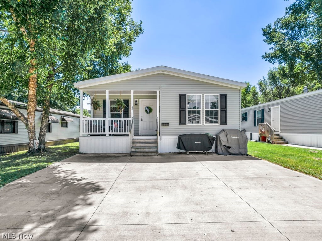 381 Westwoods Amherst OH 44001