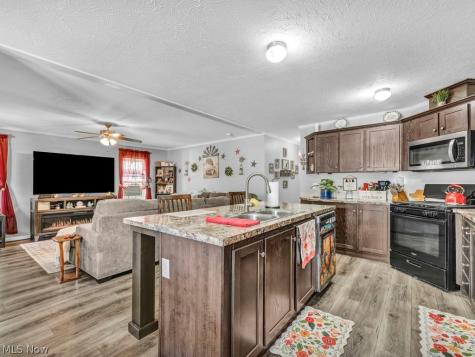381 Westwoods Amherst OH 44001