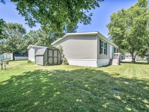 381 Westwoods Amherst OH 44001