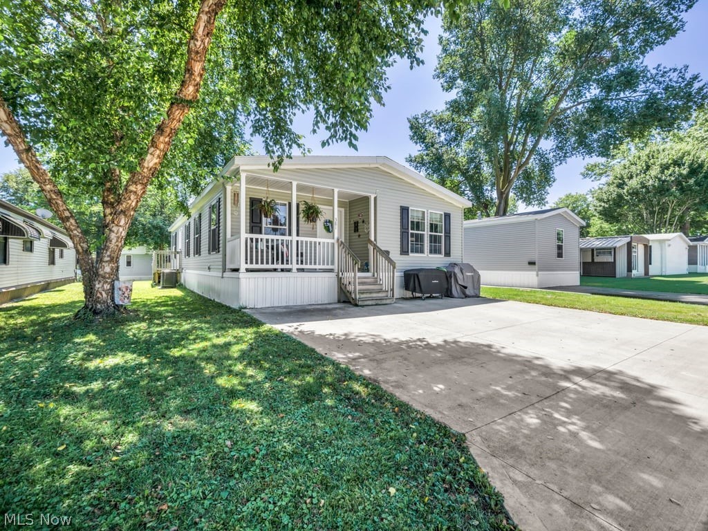 381 Westwoods Amherst OH 44001