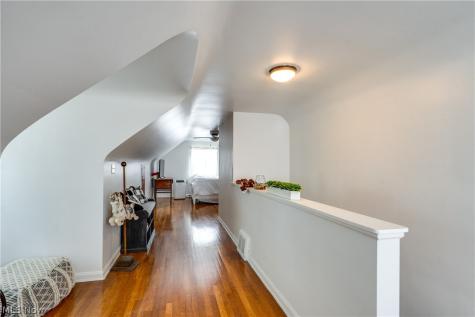 251 9th Street NE Barberton OH 44203