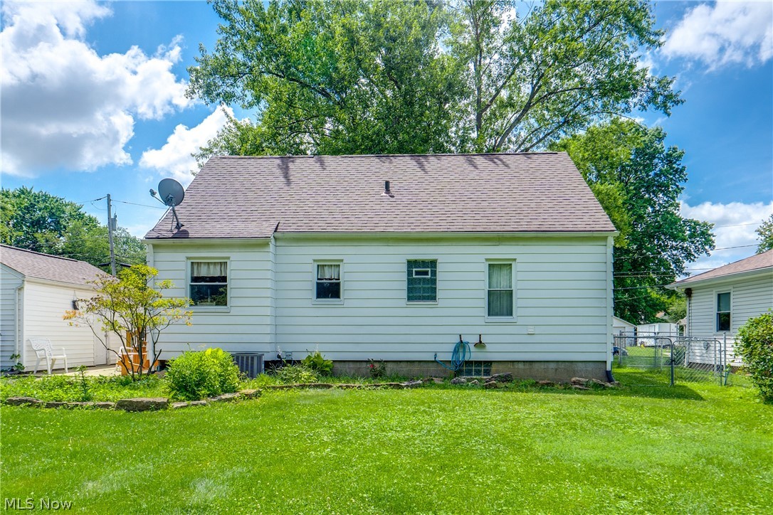 251 9th Street NE Barberton OH 44203