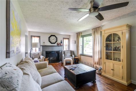 251 9th Street NE Barberton OH 44203