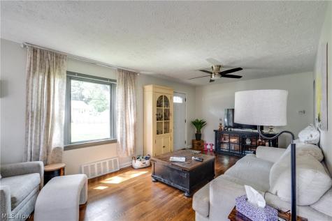251 9th Street NE Barberton OH 44203