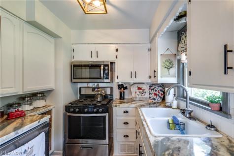 251 9th Street NE Barberton OH 44203