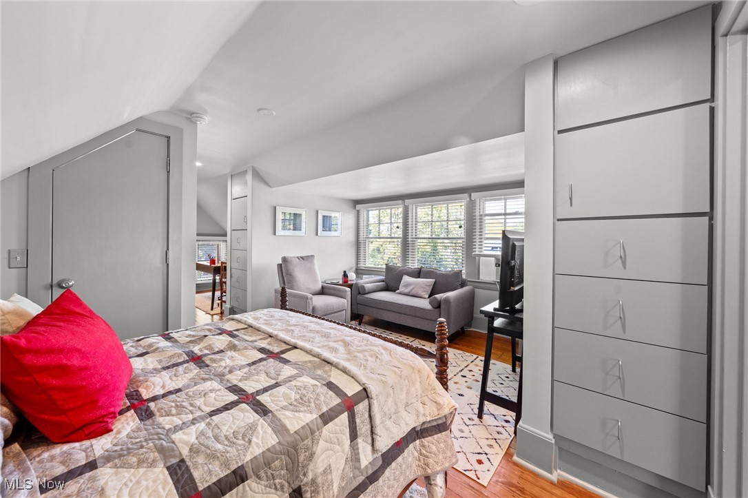 3027 Warrington Road Shaker Heights OH 44120