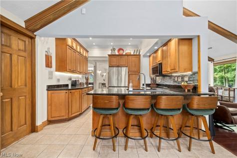 7587 Lewis Road Olmsted Twp OH 44138
