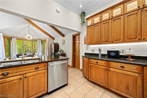 7587 Lewis Road Olmsted Twp OH 44138