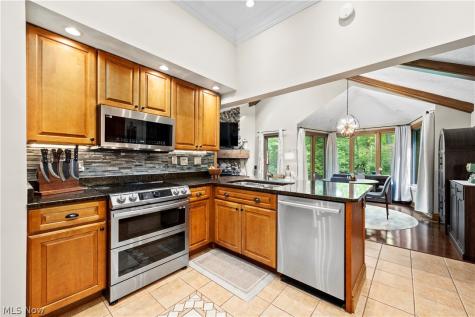 7587 Lewis Road Olmsted Twp OH 44138