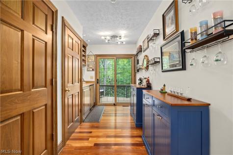 7587 Lewis Road Olmsted Twp OH 44138