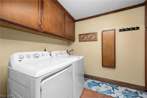 7587 Lewis Road Olmsted Twp OH 44138
