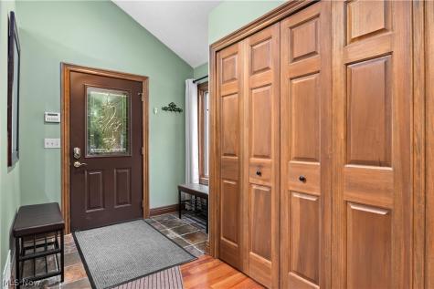 7587 Lewis Road Olmsted Twp OH 44138