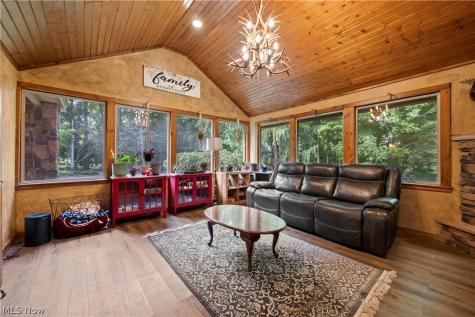 7587 Lewis Road Olmsted Twp OH 44138