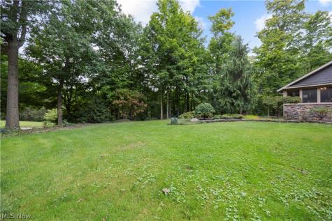 7587 Lewis Road Olmsted Twp OH 44138