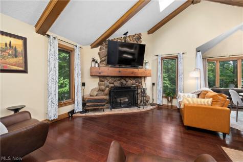 7587 Lewis Road Olmsted Twp OH 44138