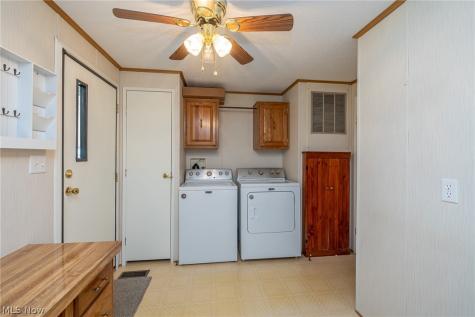 8 Jessica Lane Olmsted Twp OH 44138
