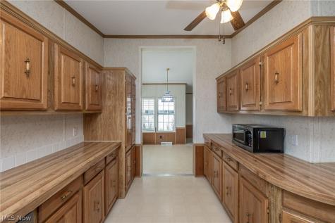 8 Jessica Lane Olmsted Twp OH 44138
