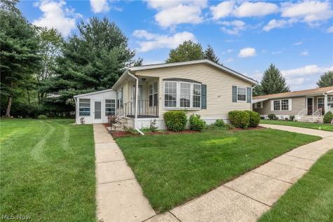 8 Jessica Lane Olmsted Twp OH 44138