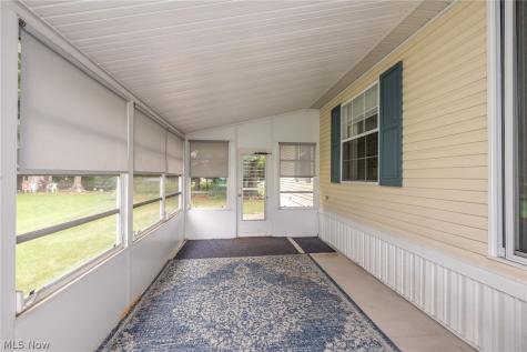8 Jessica Lane Olmsted Twp OH 44138