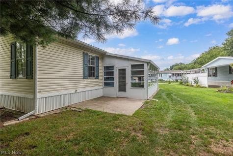 8 Jessica Lane Olmsted Twp OH 44138