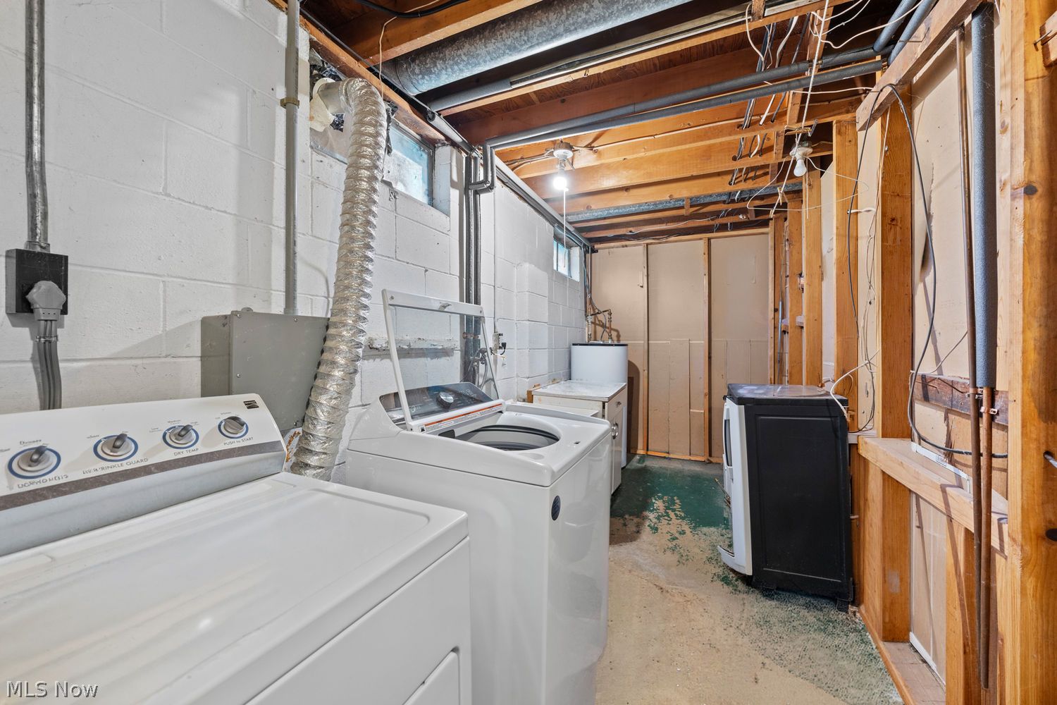 4943 State Route 82 Mantua OH 44255