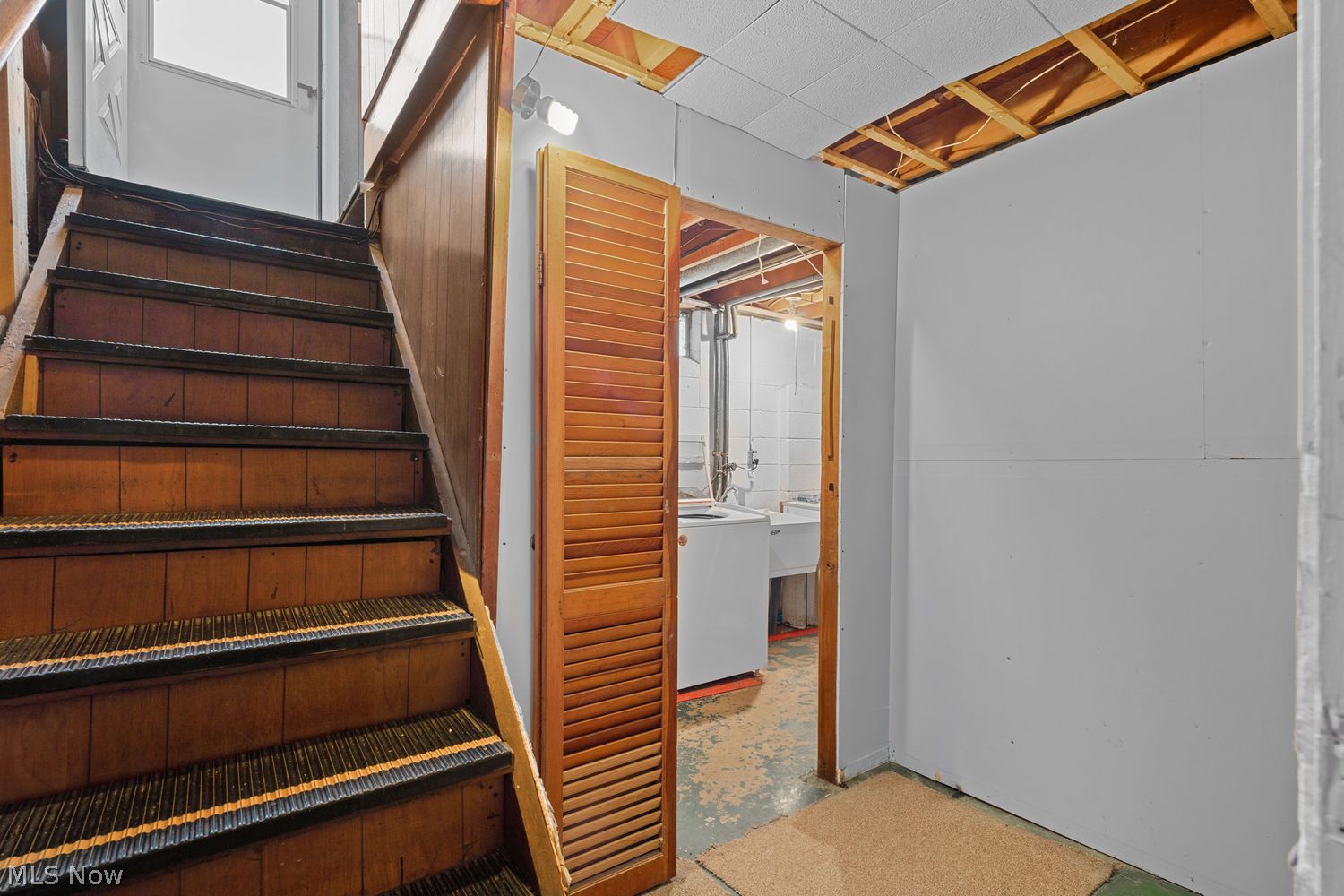 4943 State Route 82 Mantua OH 44255
