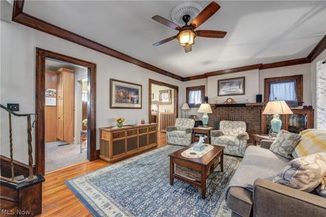 1565 Waterbury Road Lakewood OH 44107