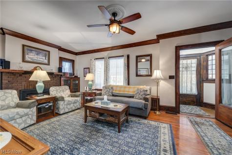 1565 Waterbury Road Lakewood OH 44107