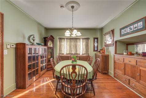 1565 Waterbury Road Lakewood OH 44107