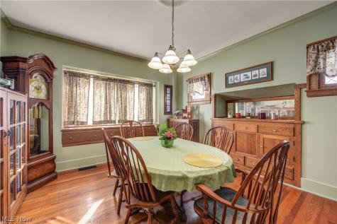 1565 Waterbury Road Lakewood OH 44107
