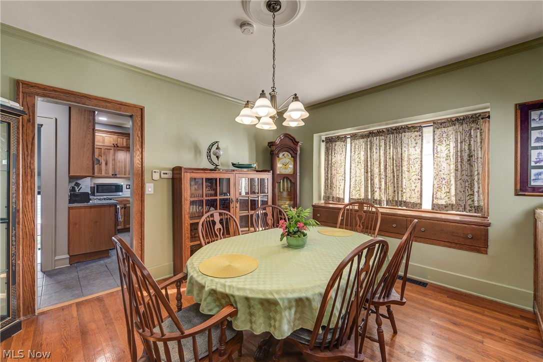 1565 Waterbury Road Lakewood OH 44107