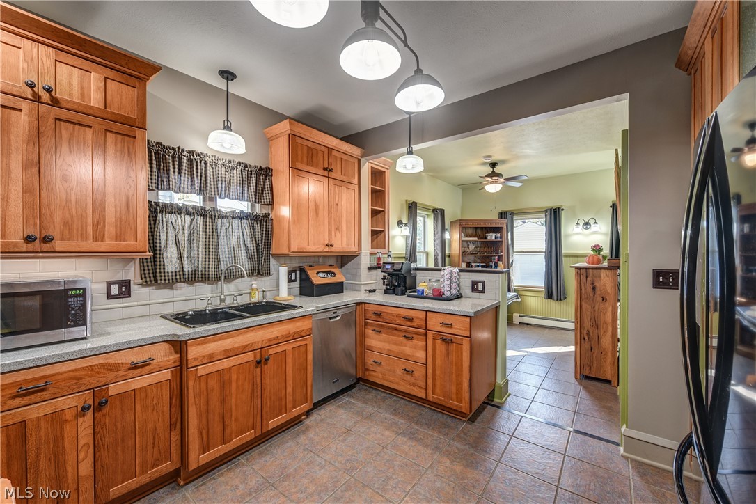 1565 Waterbury Road Lakewood OH 44107