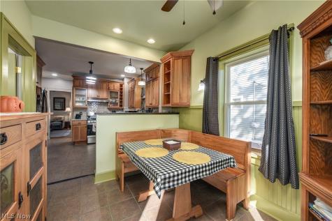 1565 Waterbury Road Lakewood OH 44107