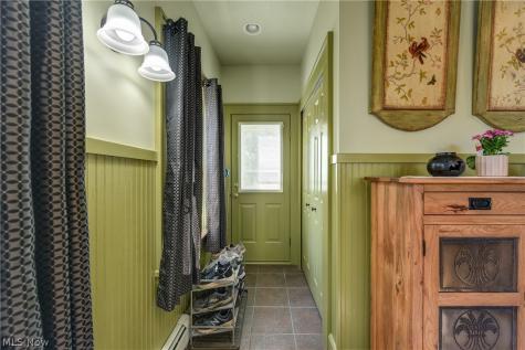 1565 Waterbury Road Lakewood OH 44107