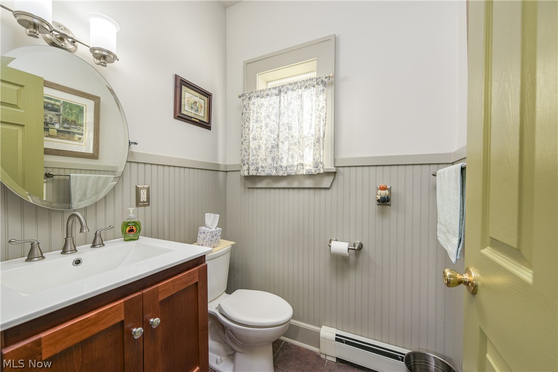 1565 Waterbury Road Lakewood OH 44107