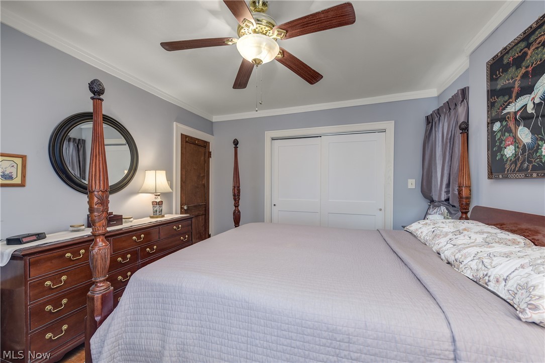 1565 Waterbury Road Lakewood OH 44107