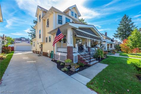 1565 Waterbury Road Lakewood OH 44107