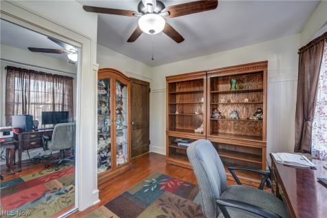 1565 Waterbury Road Lakewood OH 44107