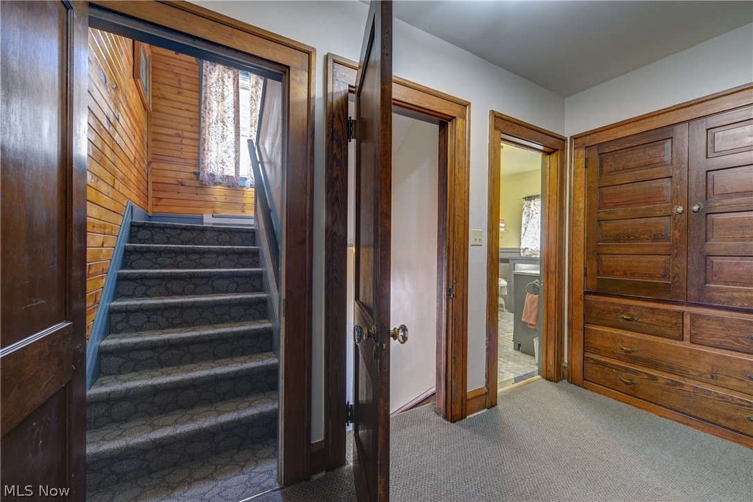 1565 Waterbury Road Lakewood OH 44107