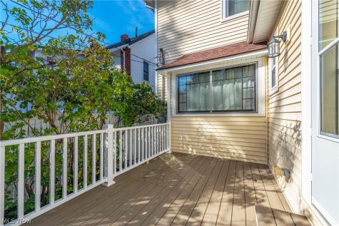 1565 Waterbury Road Lakewood OH 44107