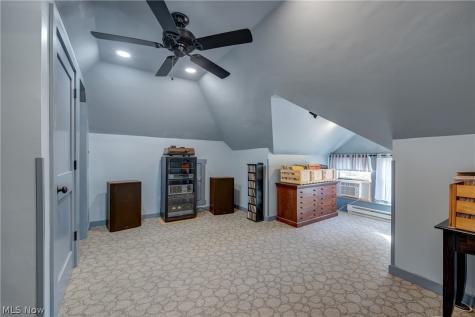 1565 Waterbury Road Lakewood OH 44107